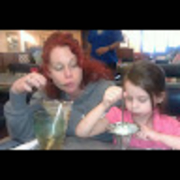 Meet your Posher, Lisa - Picture 1 of 1